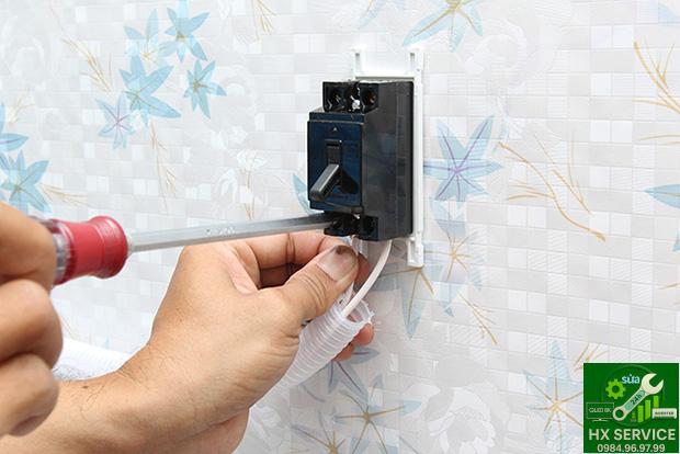 Gọi Thợ Lắp Đặt Bình Nóng Lạnh Của Tt Thodienlanh24H