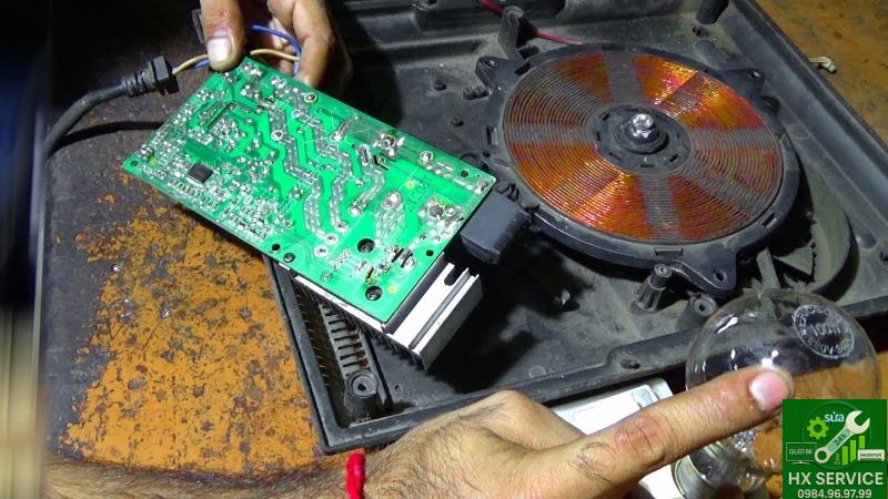 Tác Hại Khi Không Sửa Máy Bếp Từ Ngay Khi Hỏng